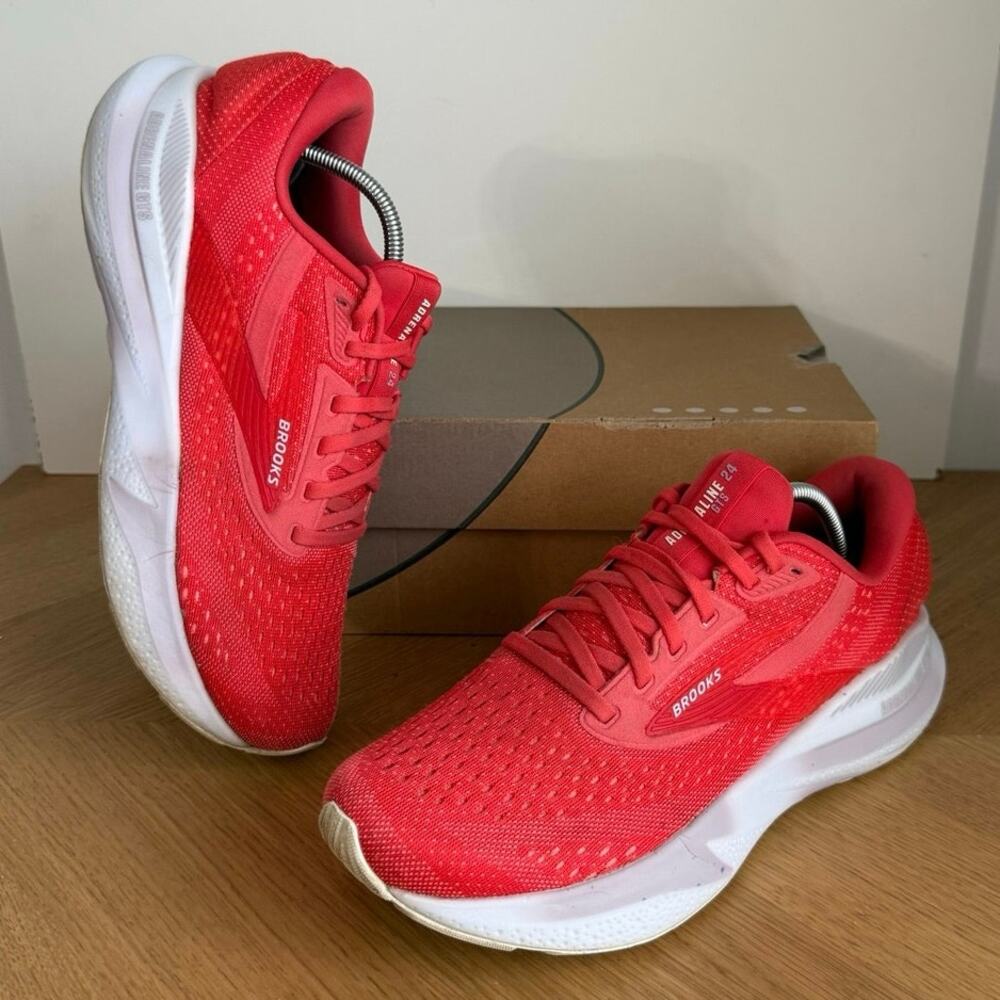 Brooks Adrenaline GTS 24 Women Running Sneakers- SZ 9.5